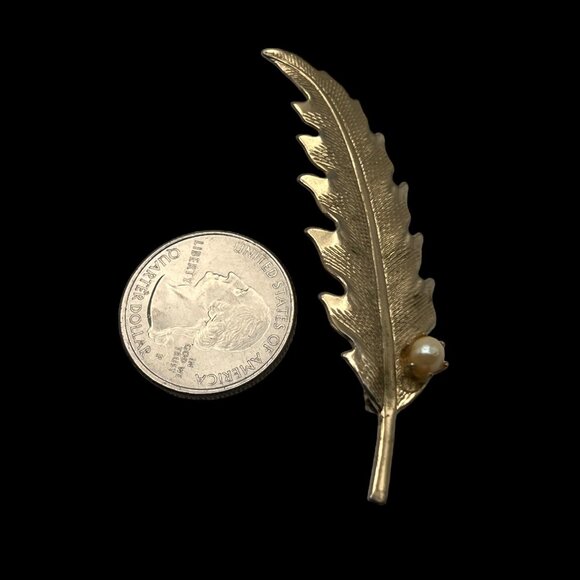 Leaf Brooch Textured Gold Tone Faux Pearl Accent Vintage Pin‎ - Picture 3 of 8